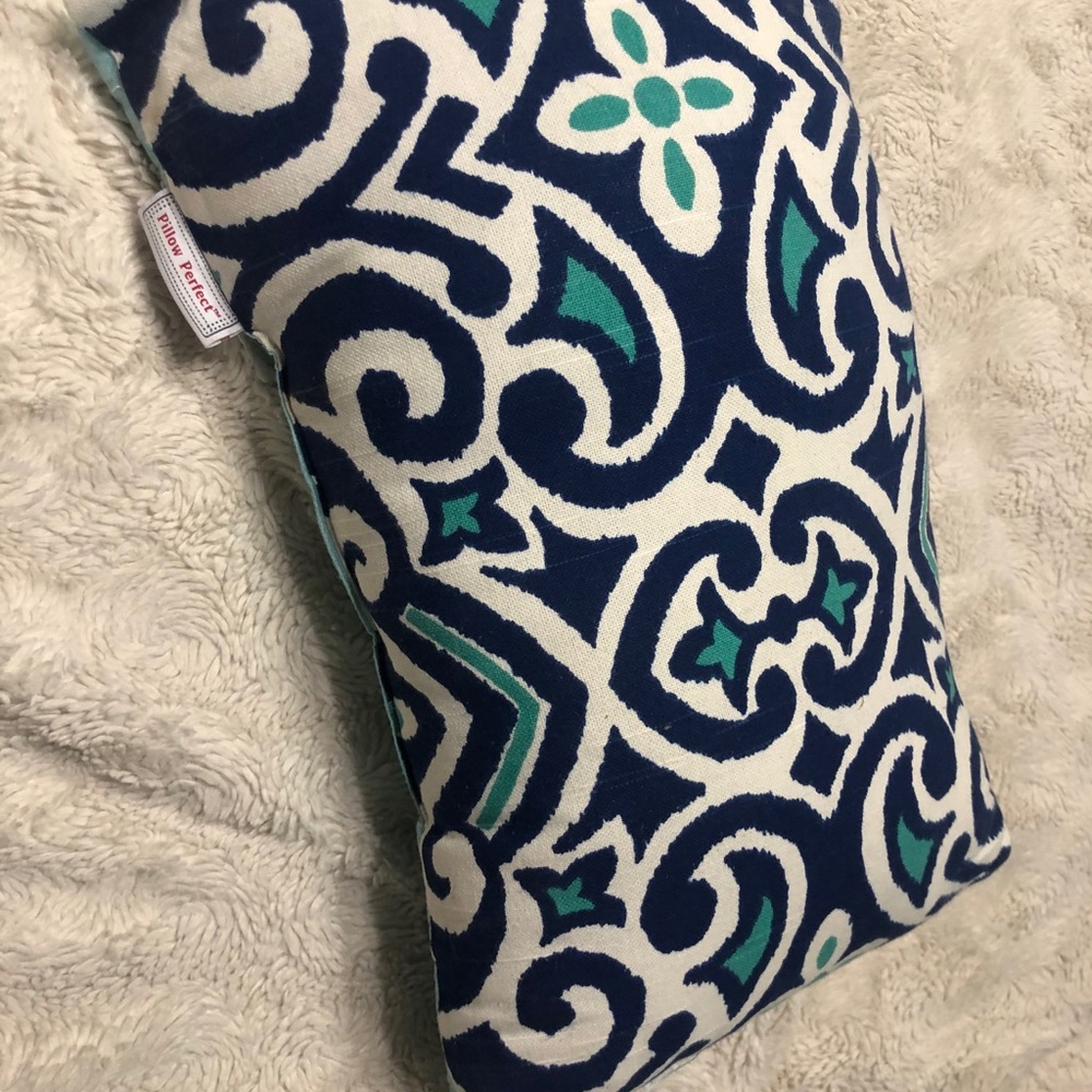 Throw pillow